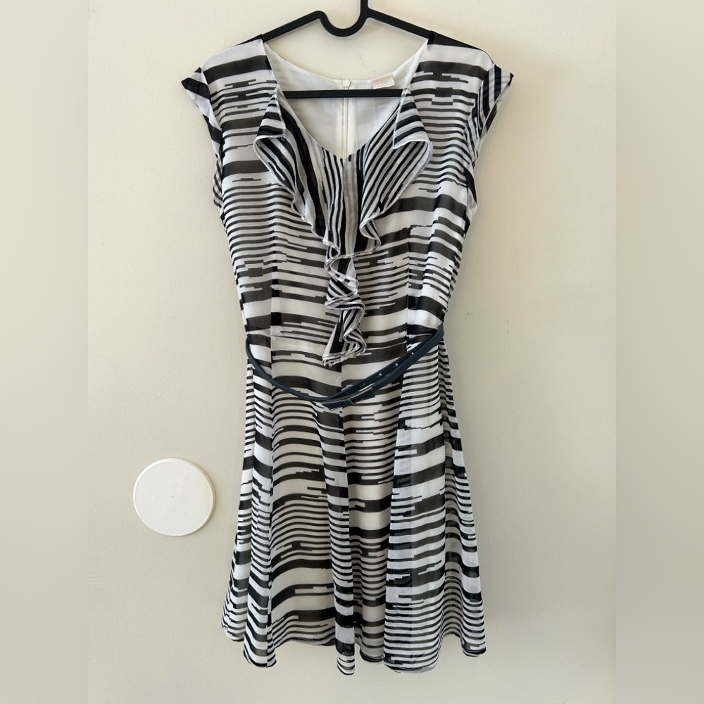New without Tag Striped Black and White Women's Dress with Elegant Bow Tie Belt
